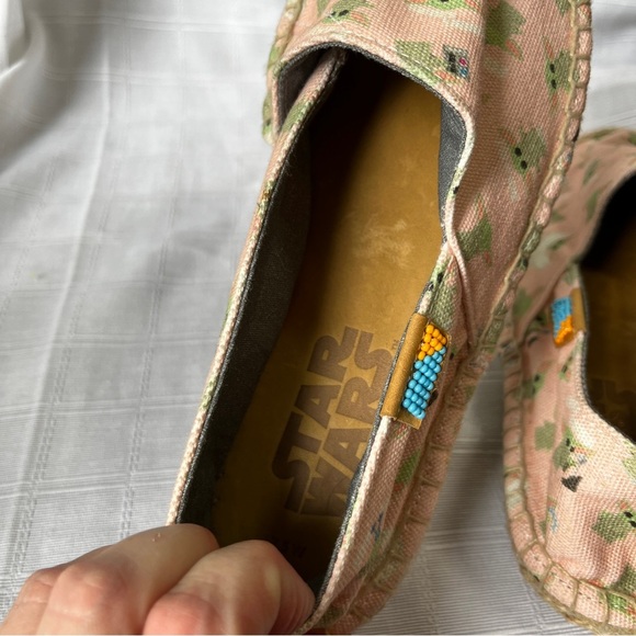 Ubuntu x Star Wars Grogu The Child Afridrilles Slip-On Shoes 7.5 Wide - Picture 7 of 13